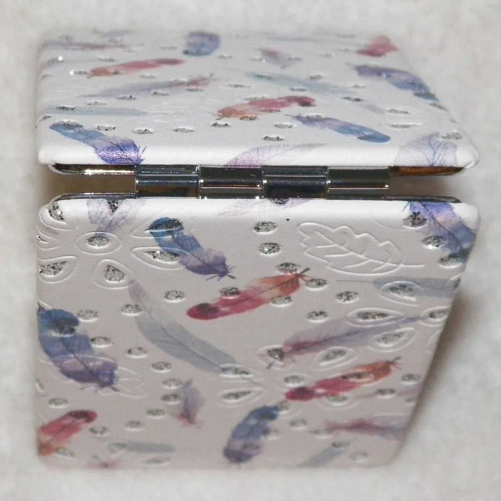 Compact Mirror Embellished Feathers - Picture 4 of 6
